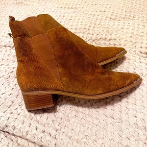 Marc Fisher Yale Bootie - Textured Congac Leather Size 9
